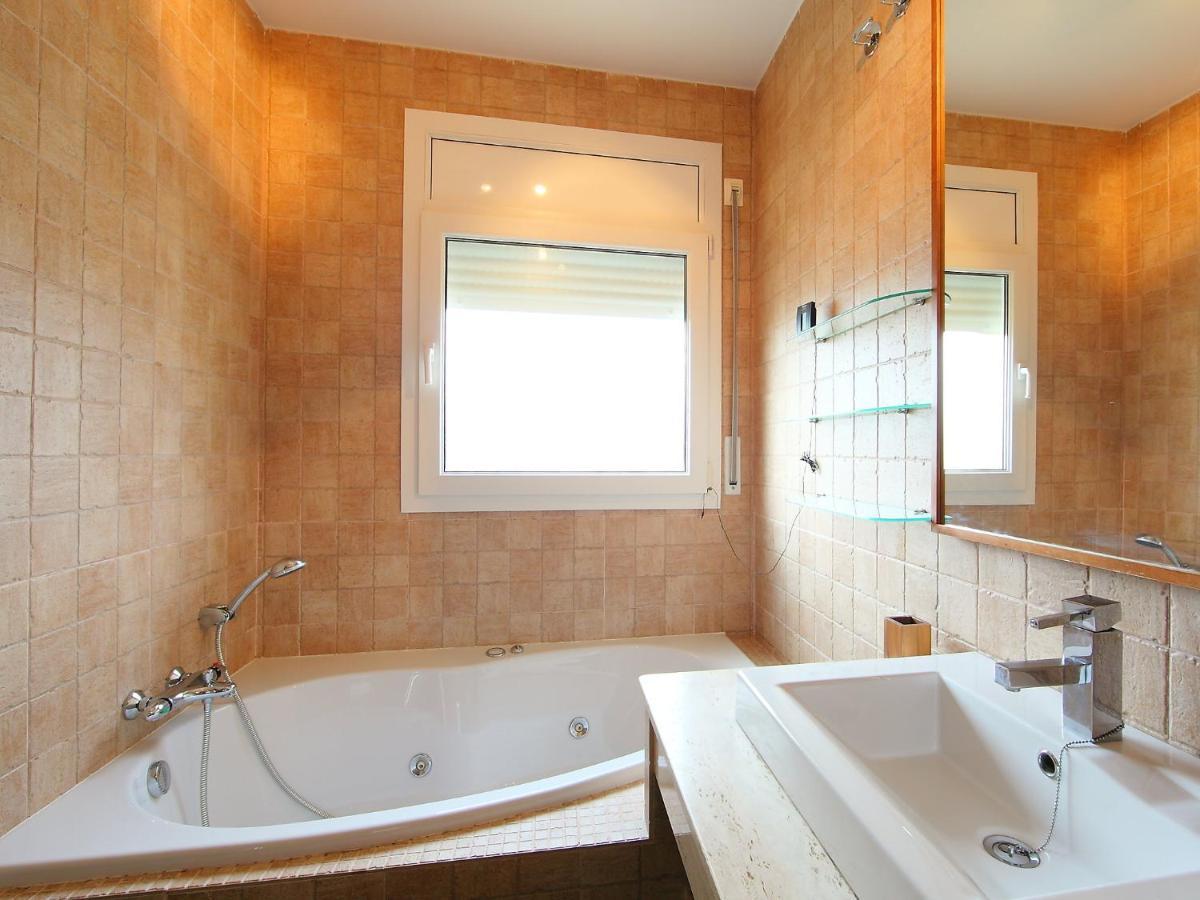 Holiday Home Dirk By Interhome L'Ampolla Bagian luar foto